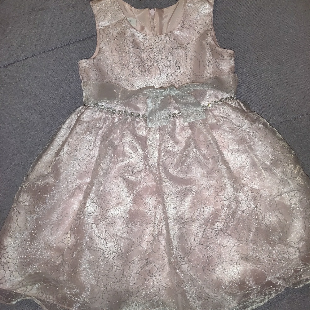 Girls dress